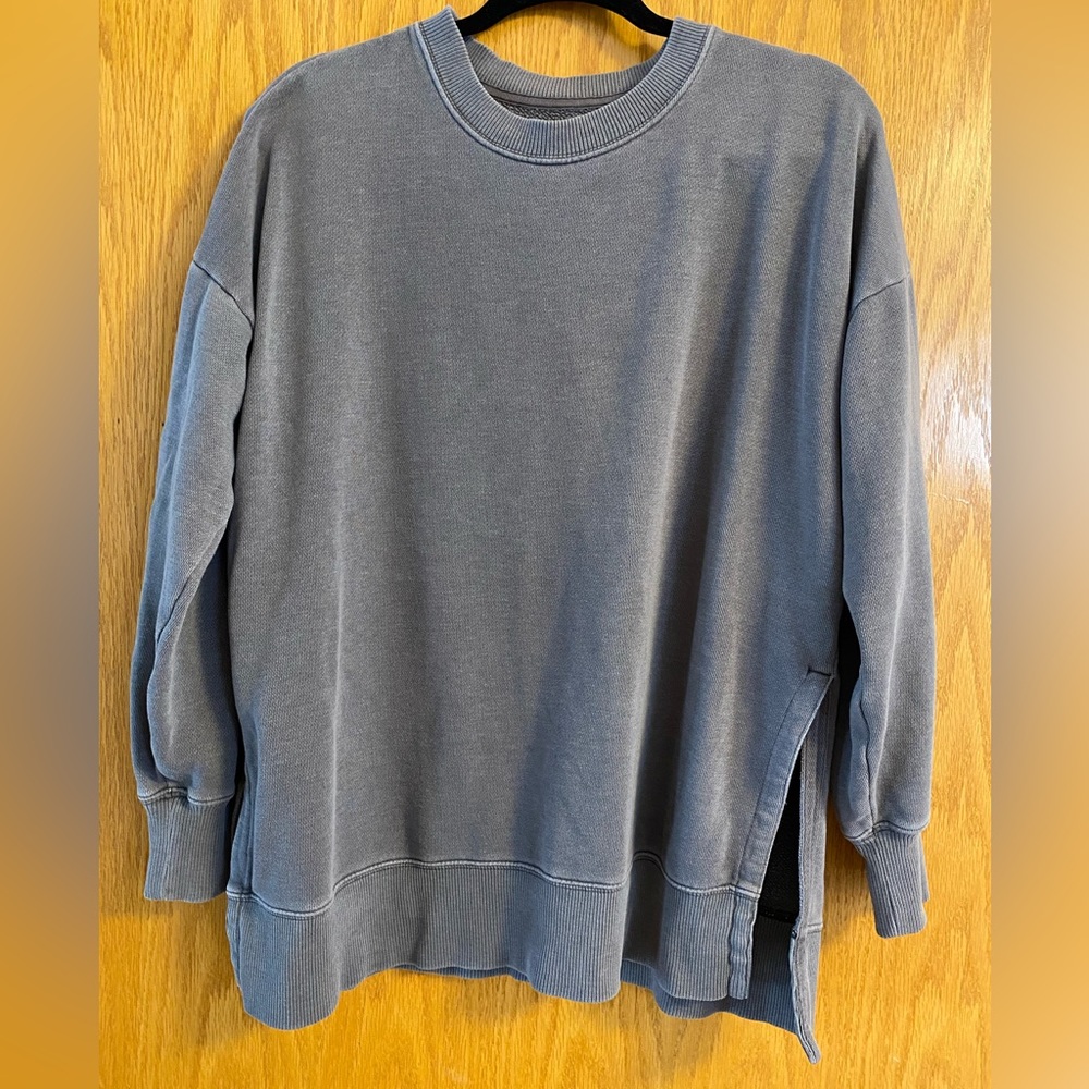Grey sweatshirt